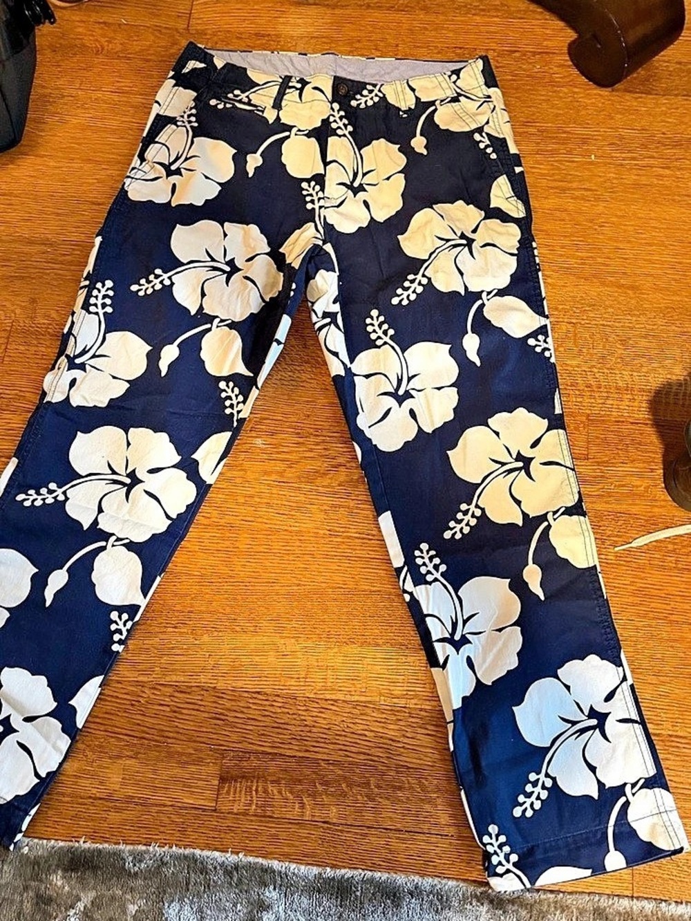 Tommy Hilfiger Slim Fit Floral Hybrid Shorts Blue & White Waist 32